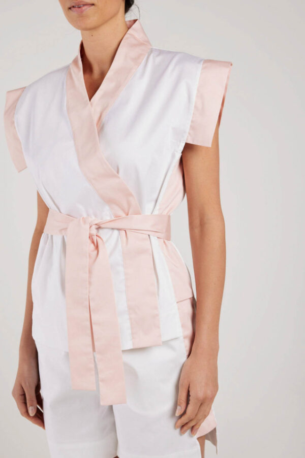 Status Quan Eternal Desire luxury sleepwear set in white and pink cotton. Detail.