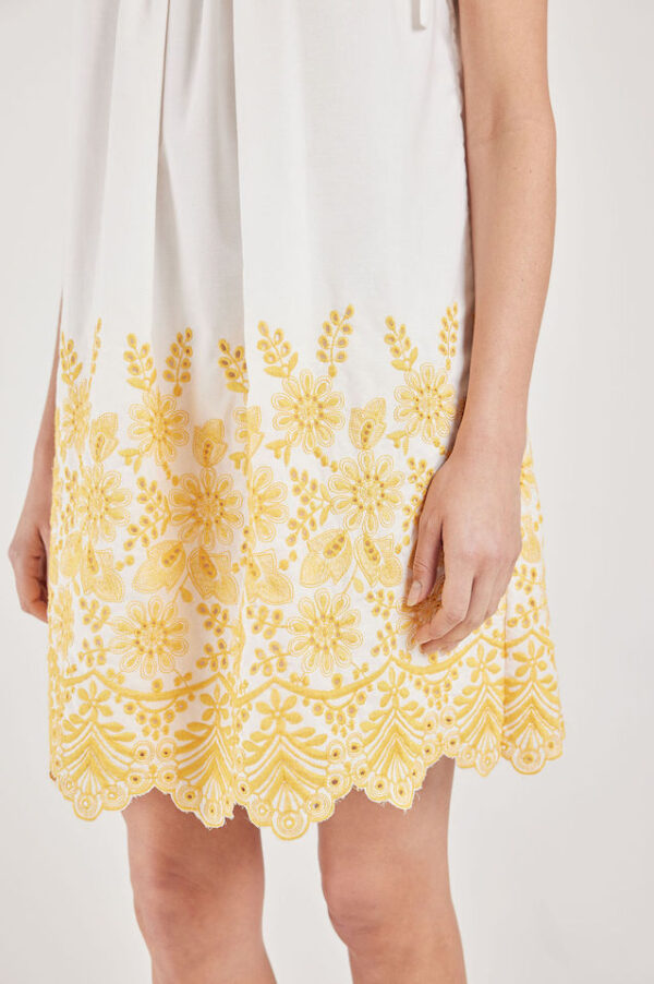 Status Quan Sunrise Serenade nightie in white cotton with yellow embroidery. Embroidery detail.